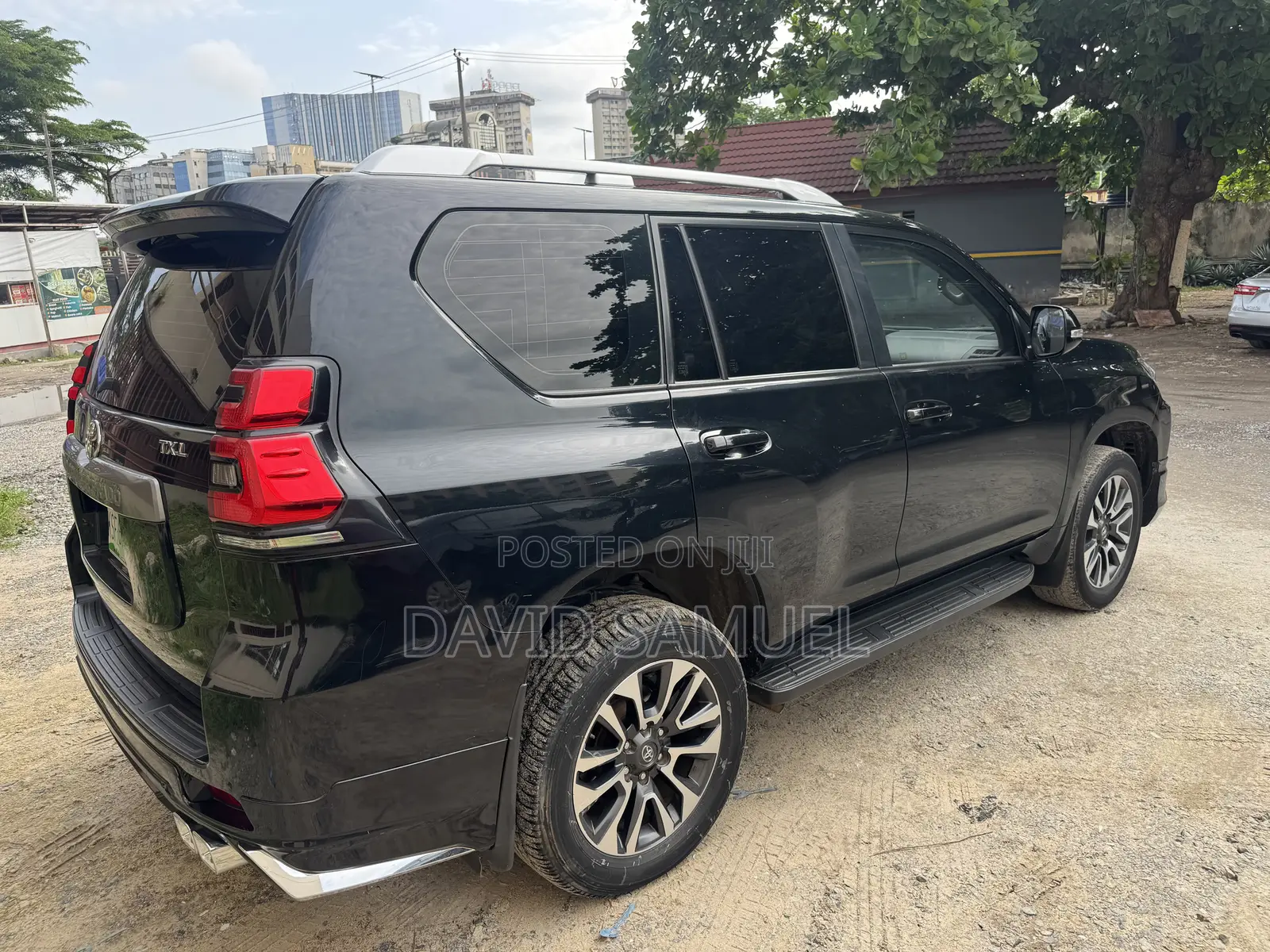 Toyota Land Cruiser Prado 2.7 2022 Black