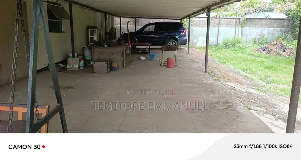 Furnished 7bdrm House in Isolo for sale