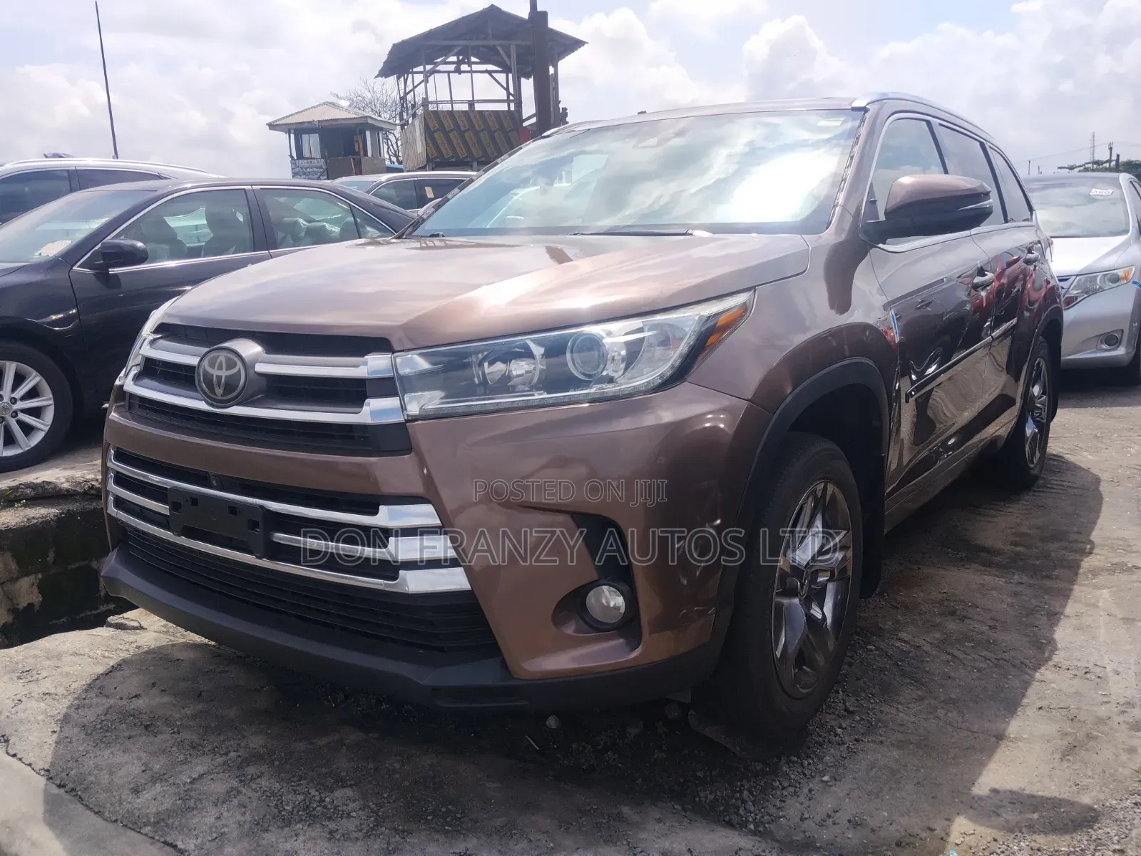 Toyota Highlander 2019 Brown
