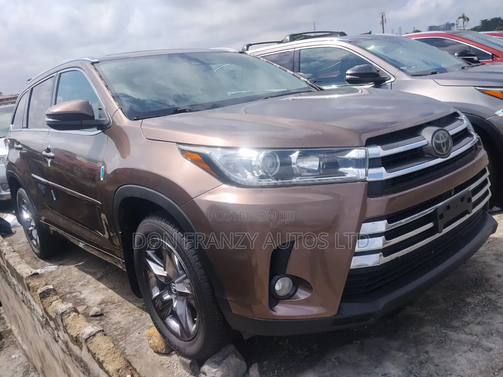 Toyota Highlander 2019 Brown
