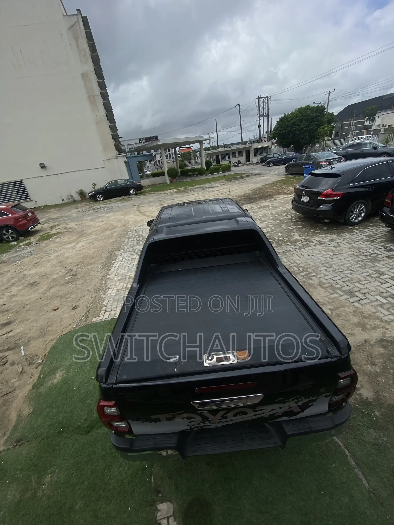 Toyota Hilux SR 4x4 2013 Black