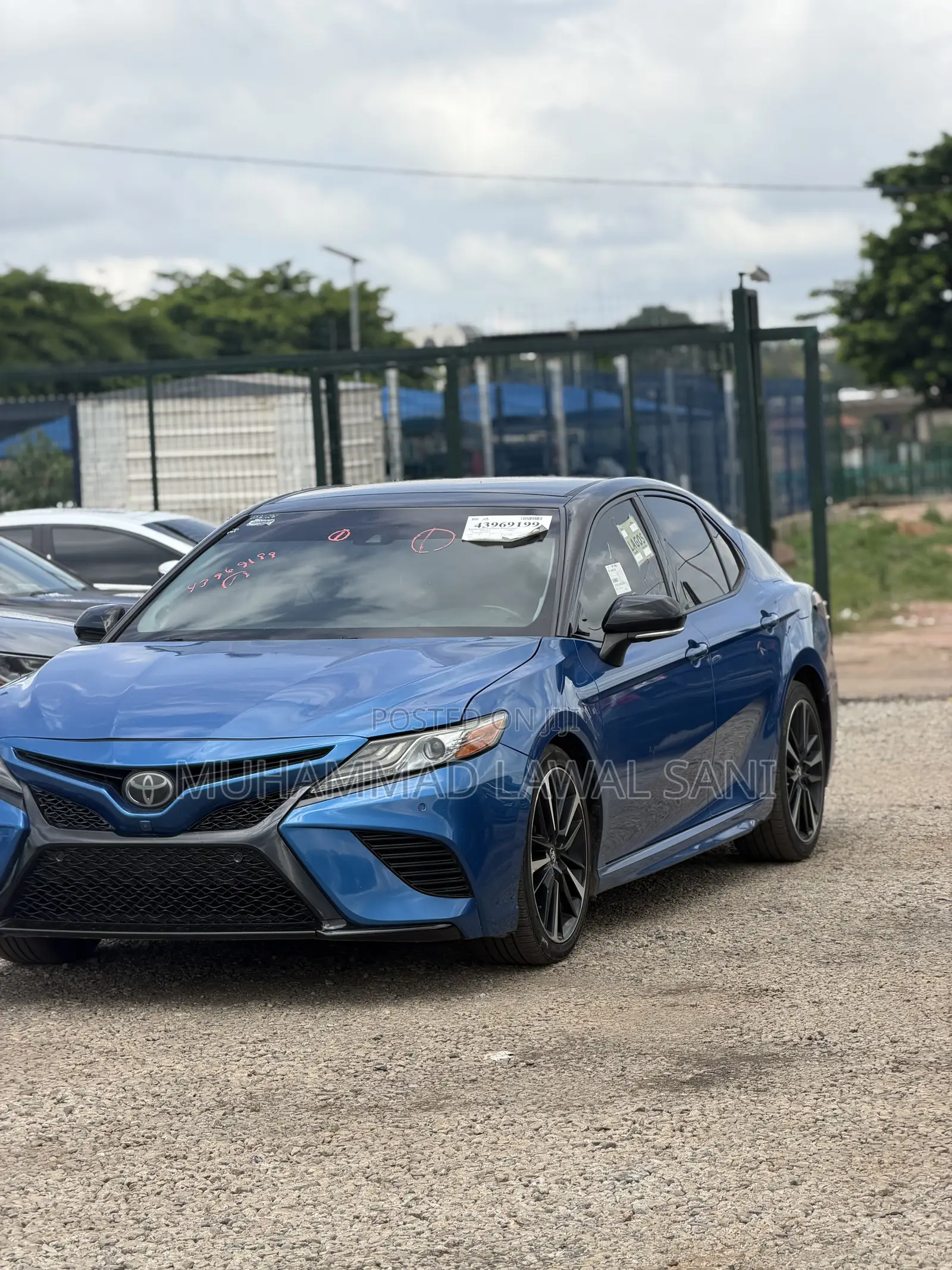 Toyota Camry 2019 Blue