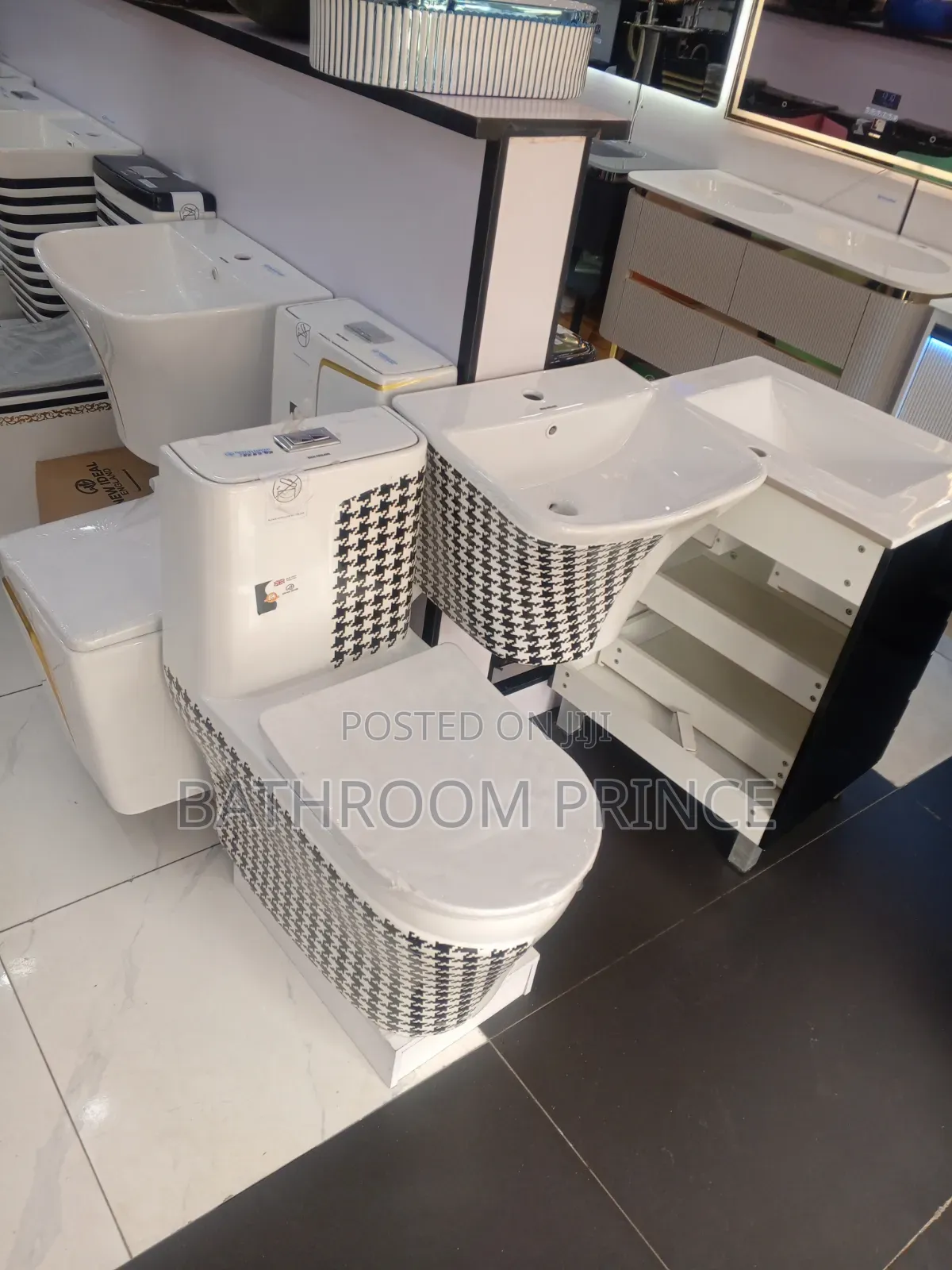 Executive Unique Design Water Closet With Wall Hung Basin