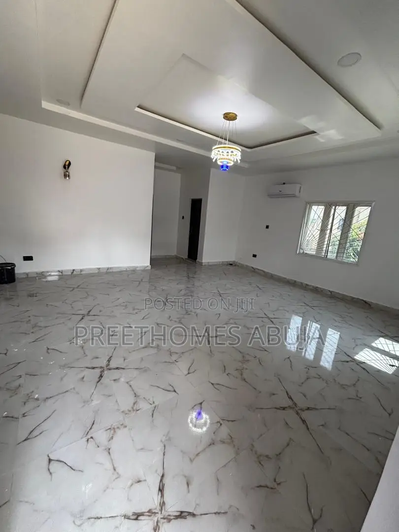 3bdrm Apartment in Naf Valley, Asokoro for rent