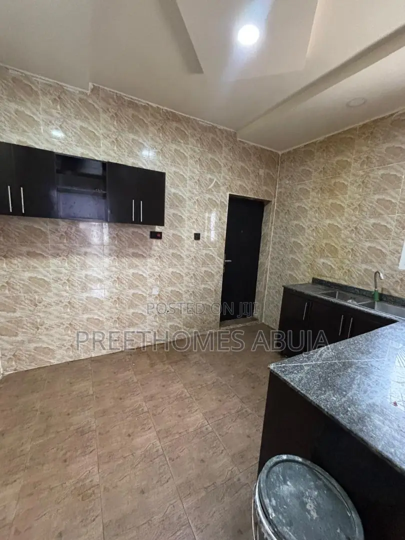 3bdrm Apartment in Naf Valley, Asokoro for rent
