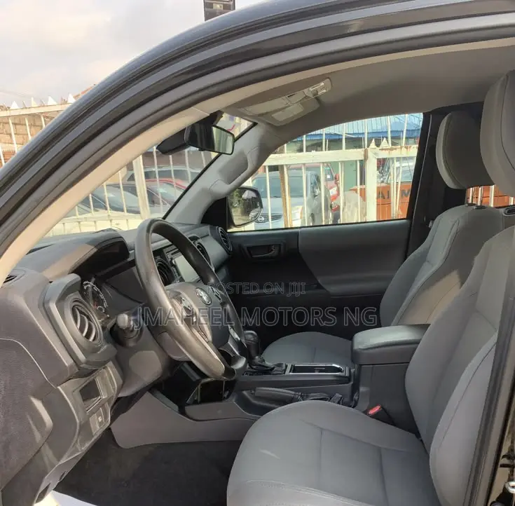 Toyota Tacoma 2019 Black