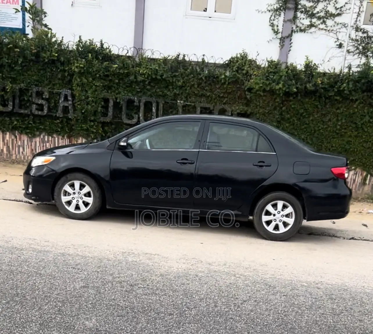 Toyota Corolla LE 4dr Sedan (1.8L 4cyl 4A) 2010 Black