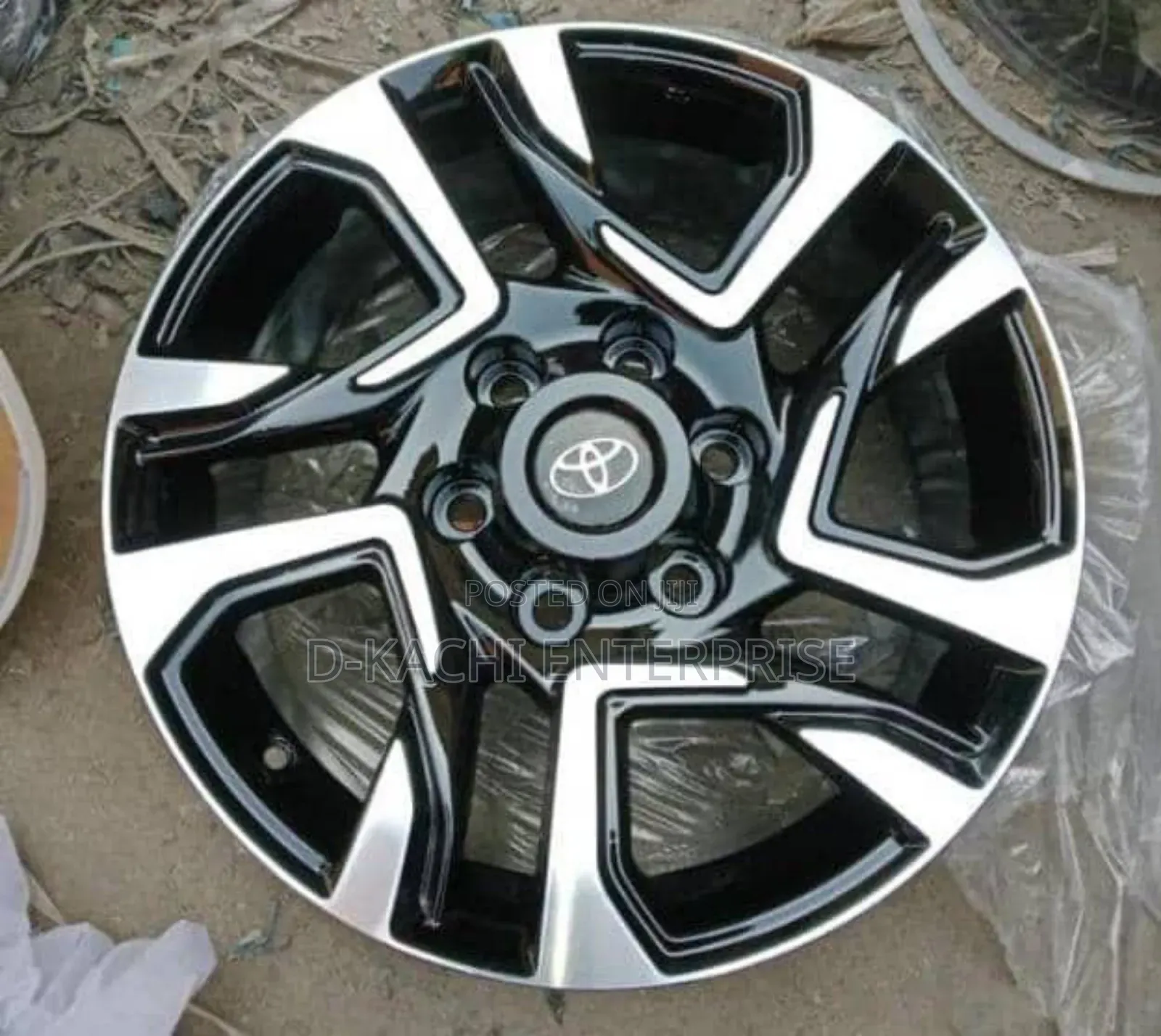 285/50 R20 Joyroad Tyres ( Brand New and First Grade Tokunbo)