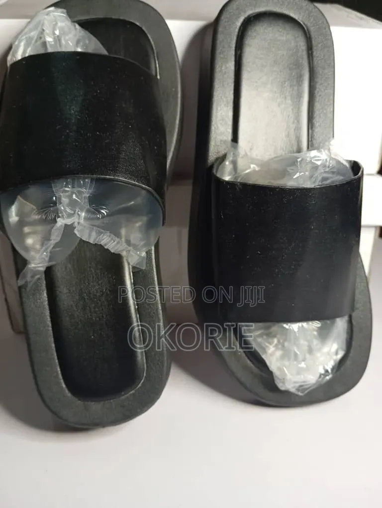 Women's Fashion Thick Sole Slide Slippers