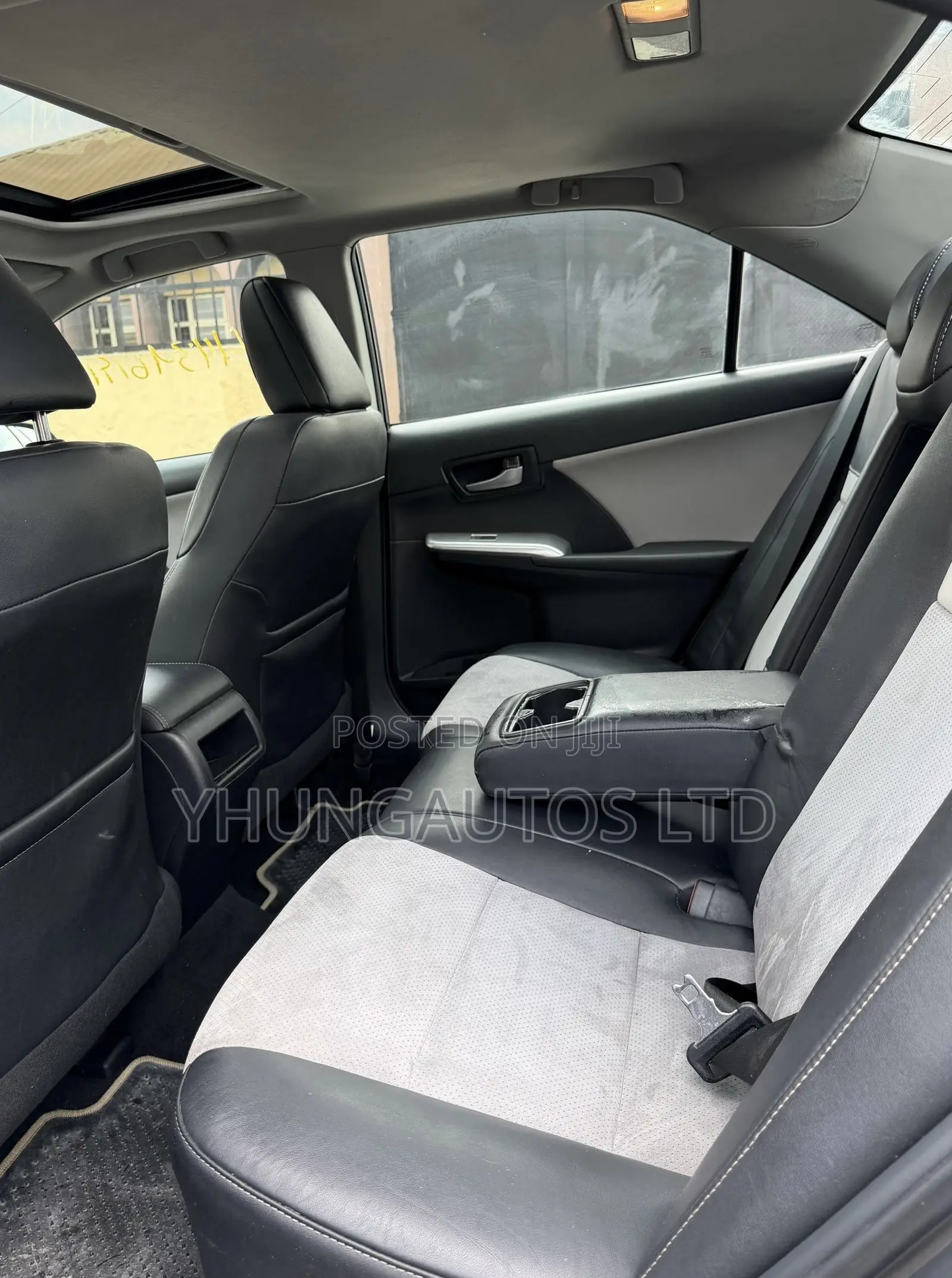 Toyota Camry SE 4dr Sedan (2.5L 4cyl 6A) 2013 Gray