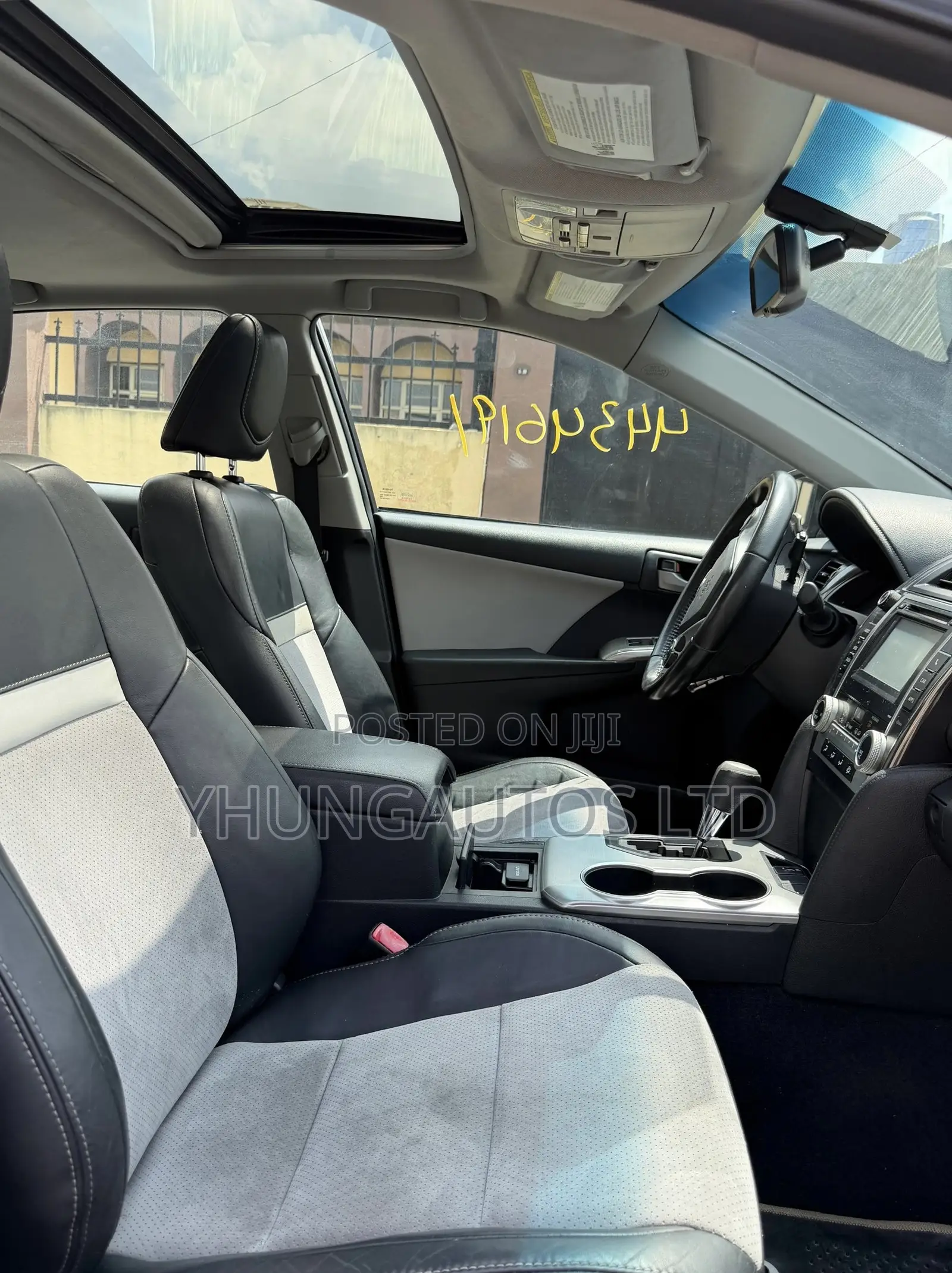 Toyota Camry SE 4dr Sedan (2.5L 4cyl 6A) 2013 Gray
