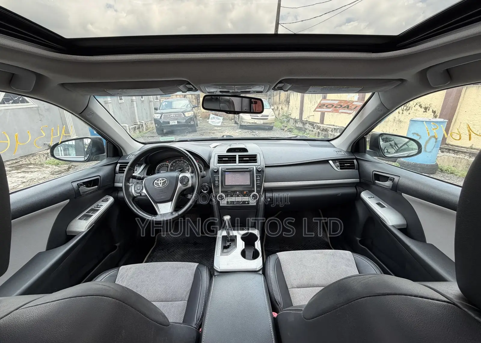 Toyota Camry SE 4dr Sedan (2.5L 4cyl 6A) 2013 Gray