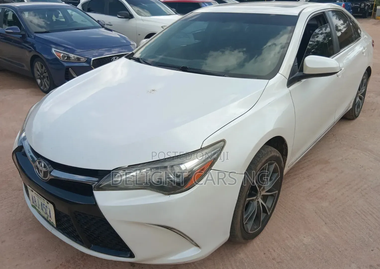Toyota Camry XSE 4dr Sedan (2.5l 4cyl 6A) 2016 Off white
