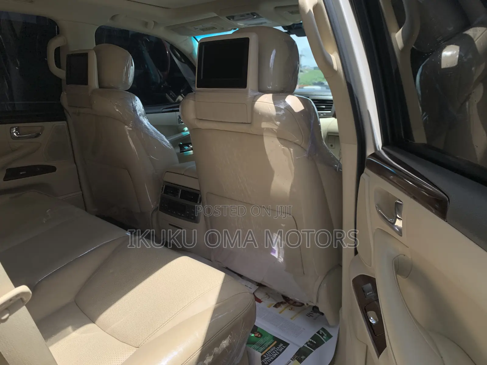 Lexus LX 570 AWD 2016 Gold