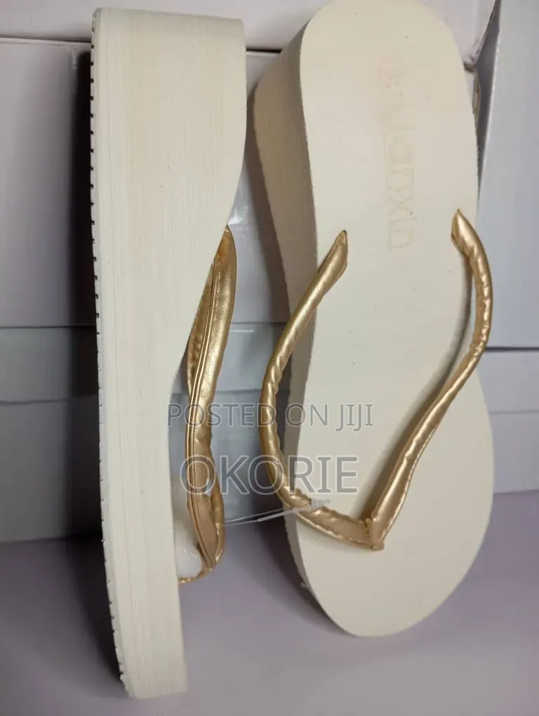 Women's Fashion Platform Flip Flops – Cream Gold