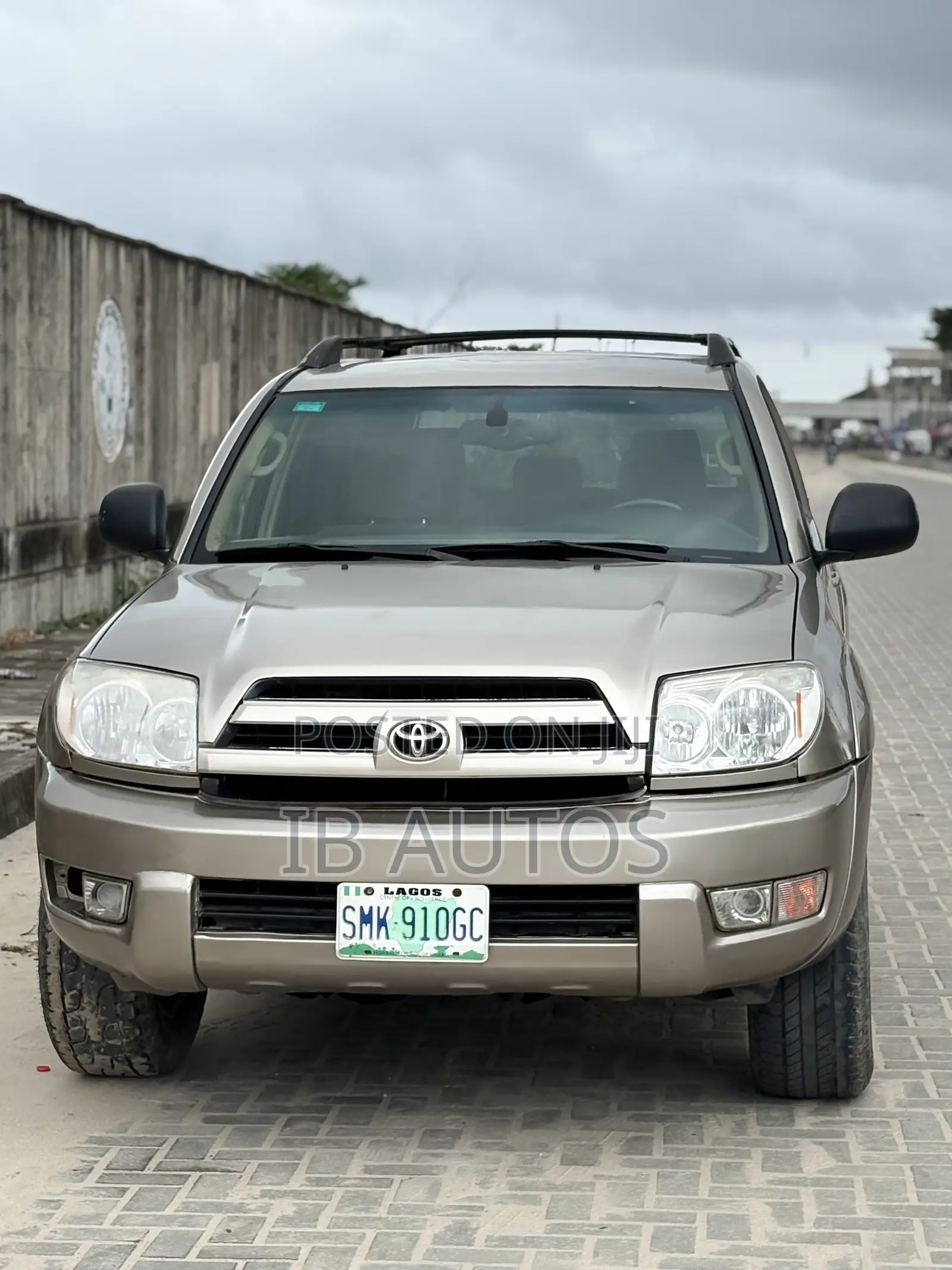 Toyota 4-Runner SR5 V6 4x4 2005 Gold