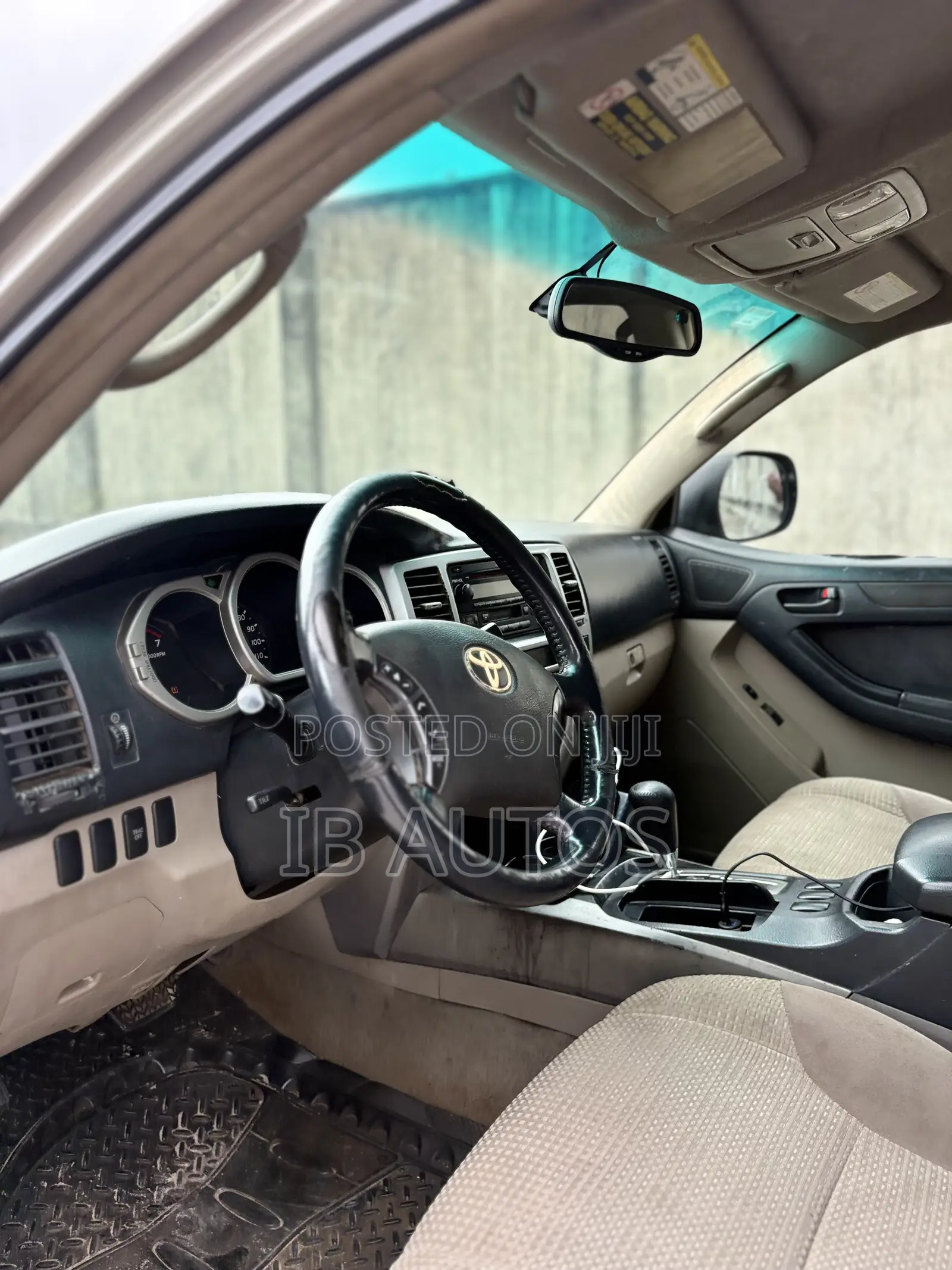 Toyota 4-Runner SR5 V6 4x4 2005 Gold