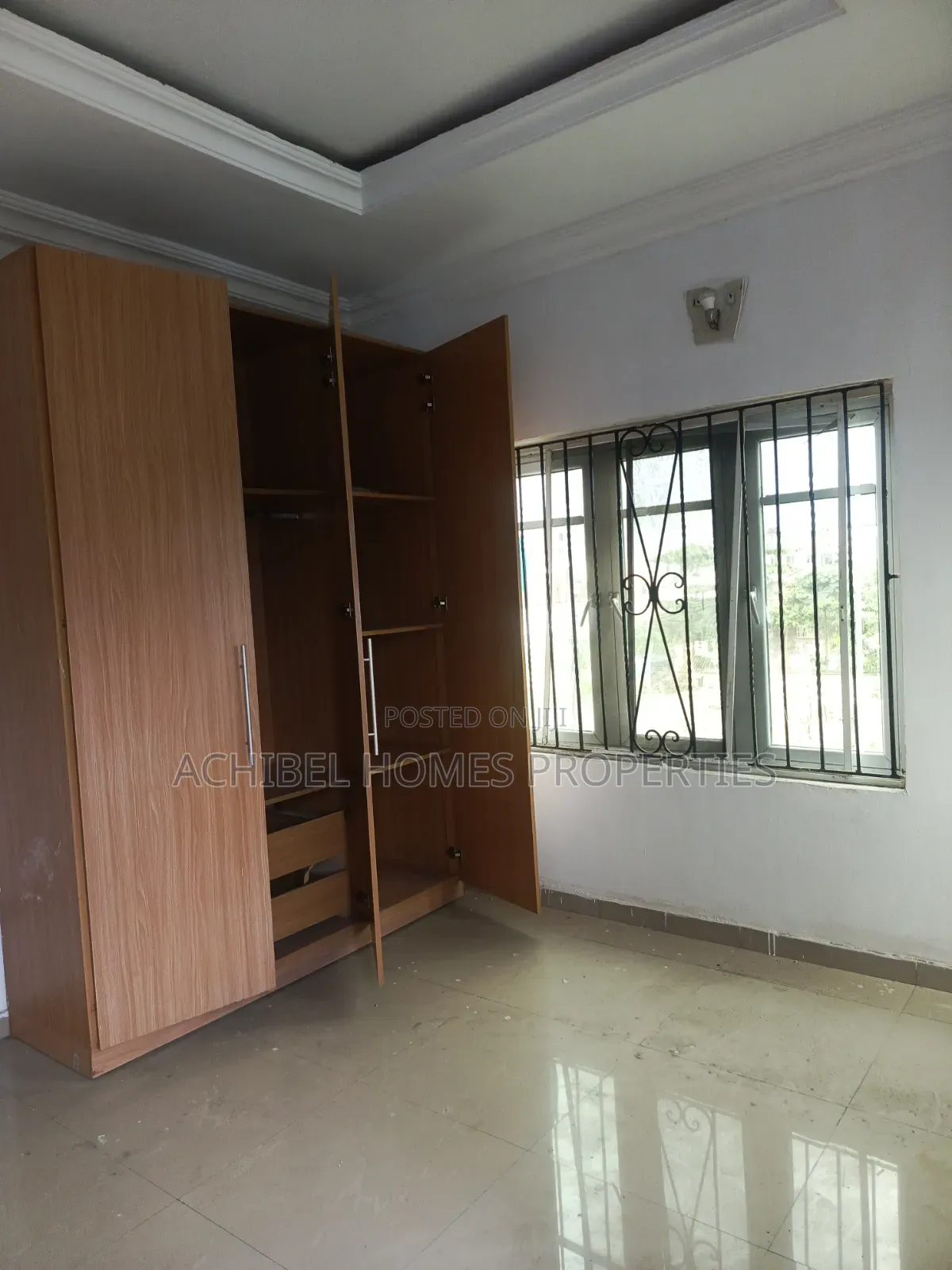3bdrm Apartment in Near Ikota Villa, Lekki Phase 2 for rent