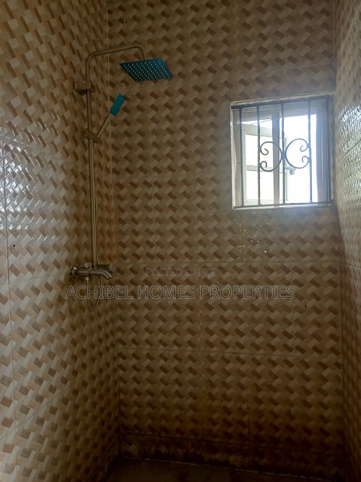 3bdrm Apartment in Near Ikota Villa, Lekki Phase 2 for rent