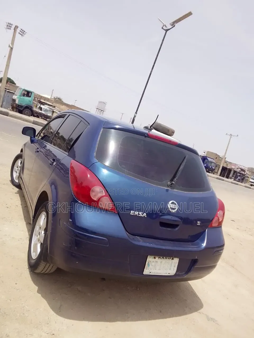Nissan Versa 2005 Blue