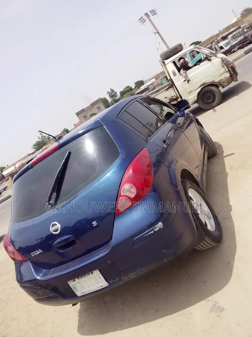 Nissan Versa 2005 Blue