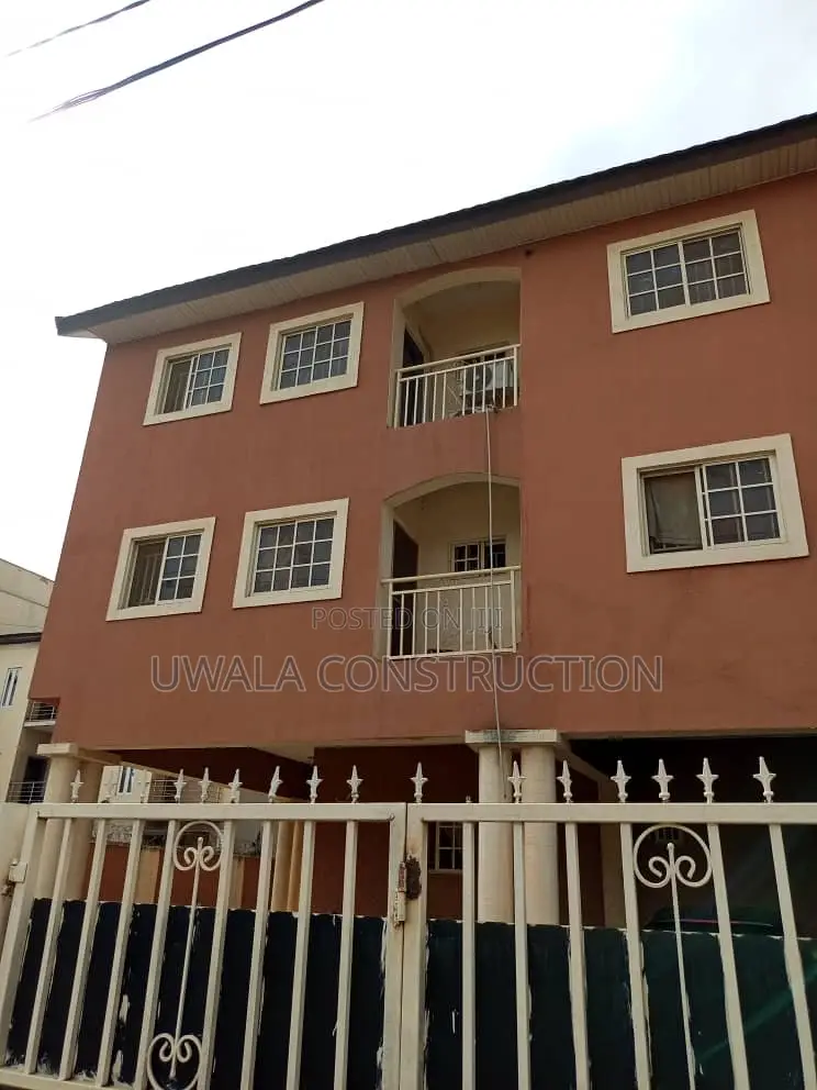 4bdrm Townhouse / Terrace in Mabushi for rent