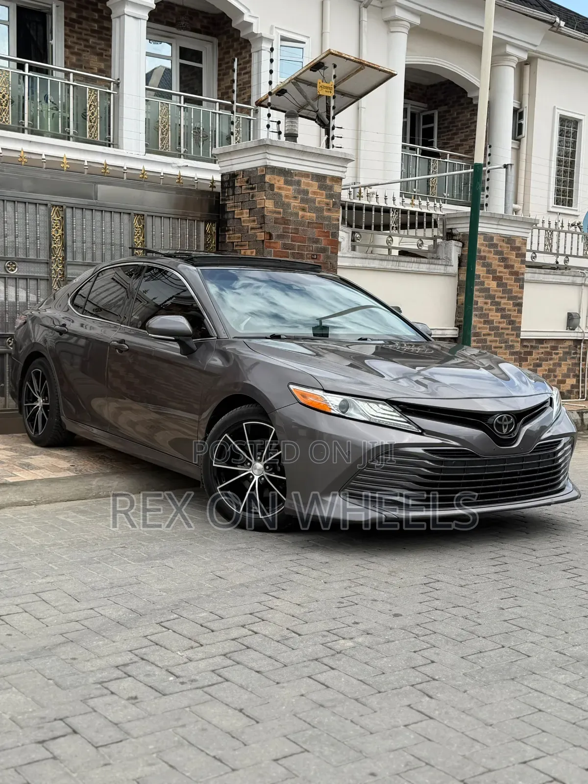 Toyota Camry 2018 Gray