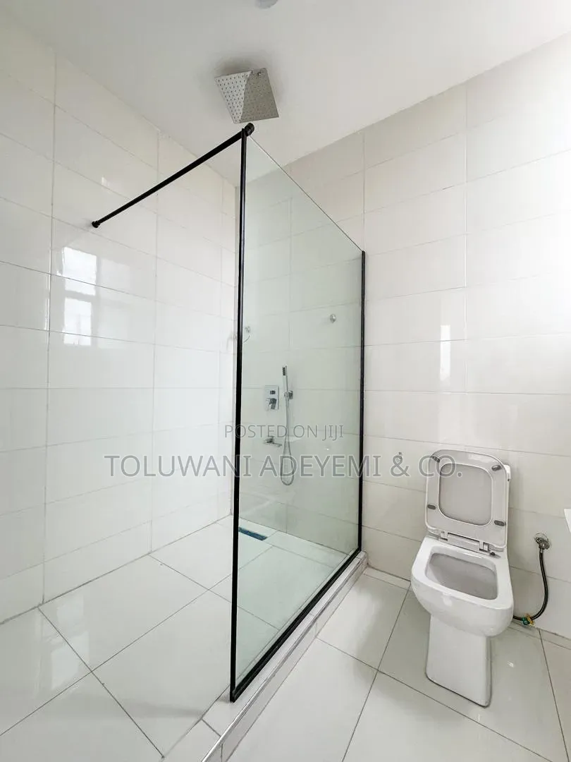 1bdrm Apartment in Victoria Island Extension for sale