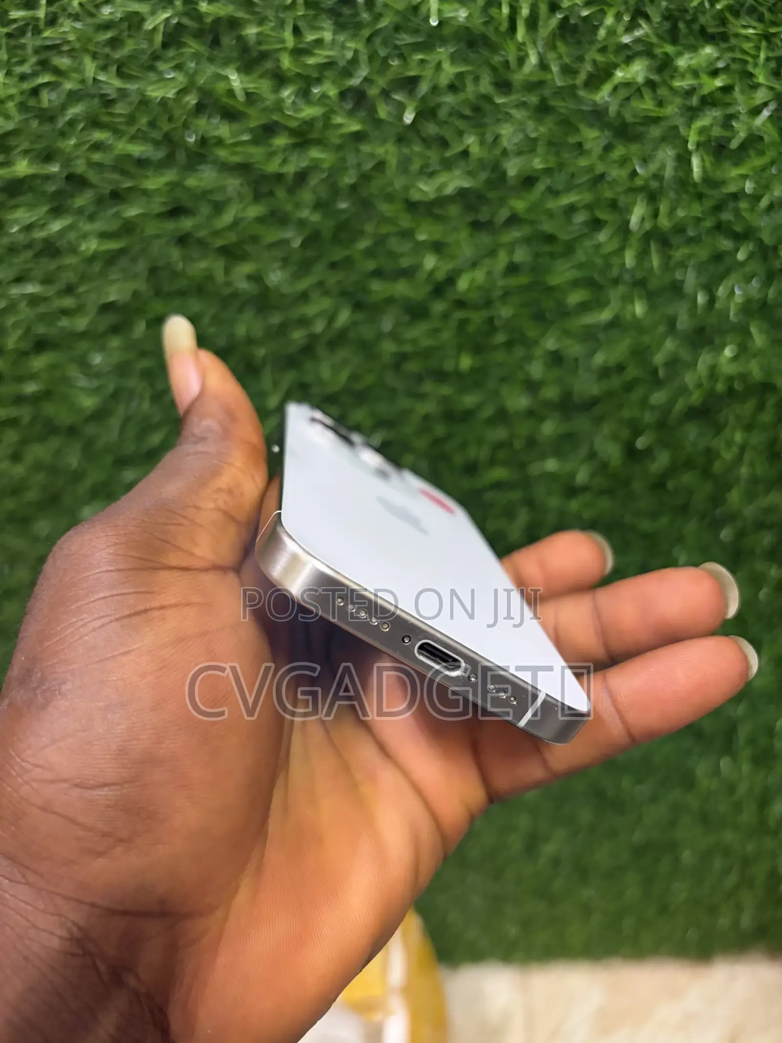 New Apple iPhone 15 Pro 128 GB Gold