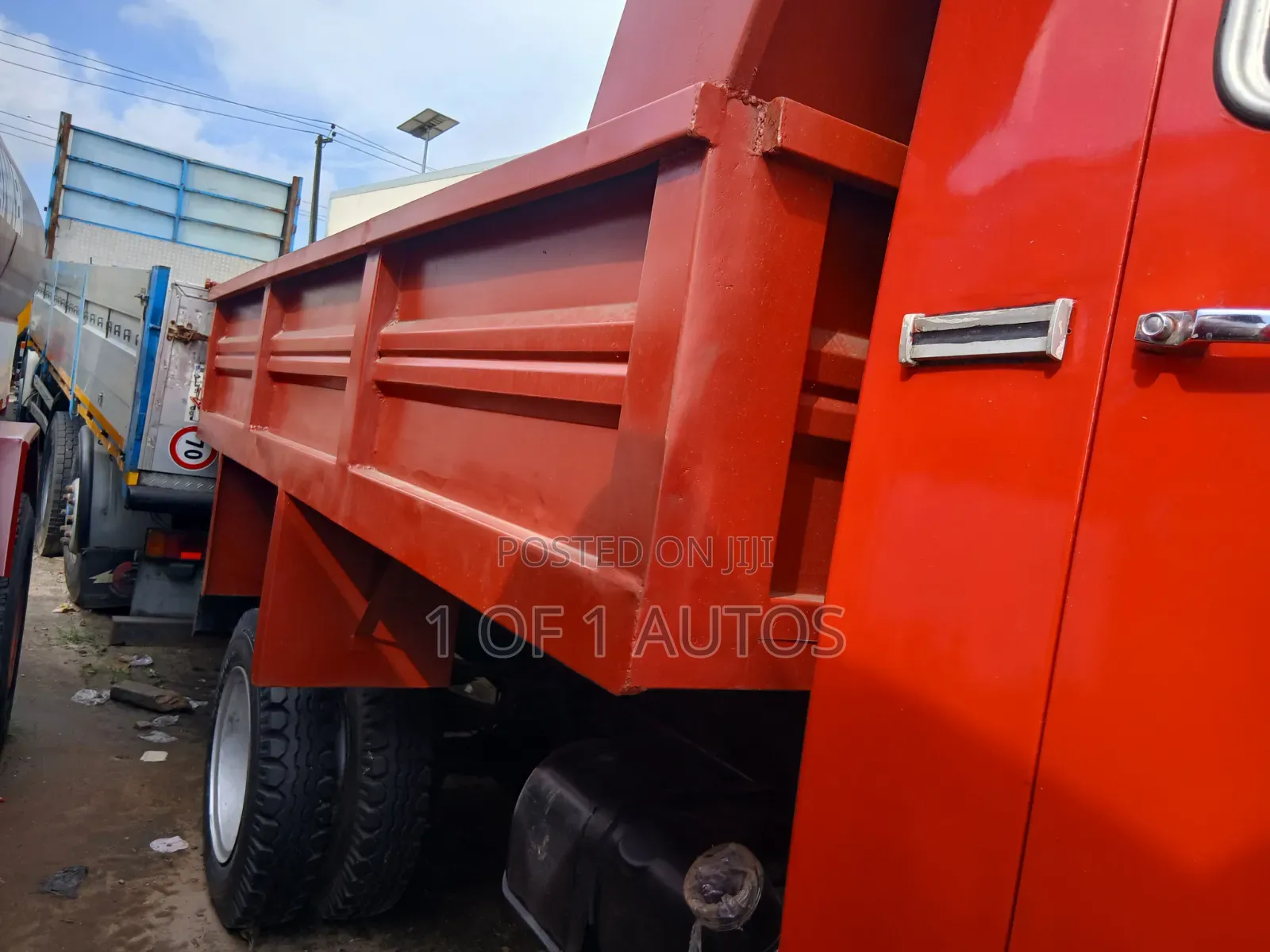 Mercedes Benz Tipper 1999 Red