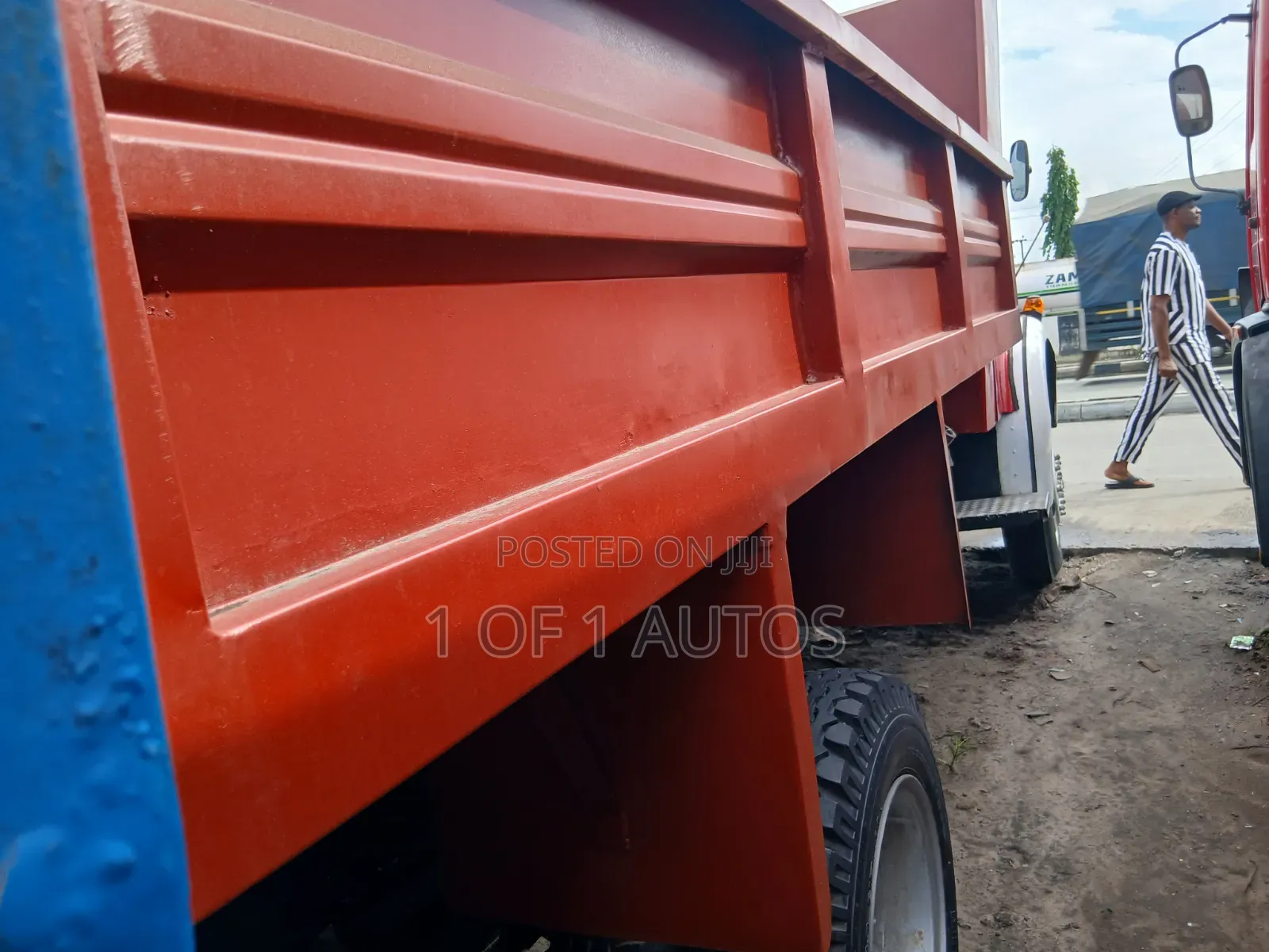 Mercedes Benz Tipper 1999 Red
