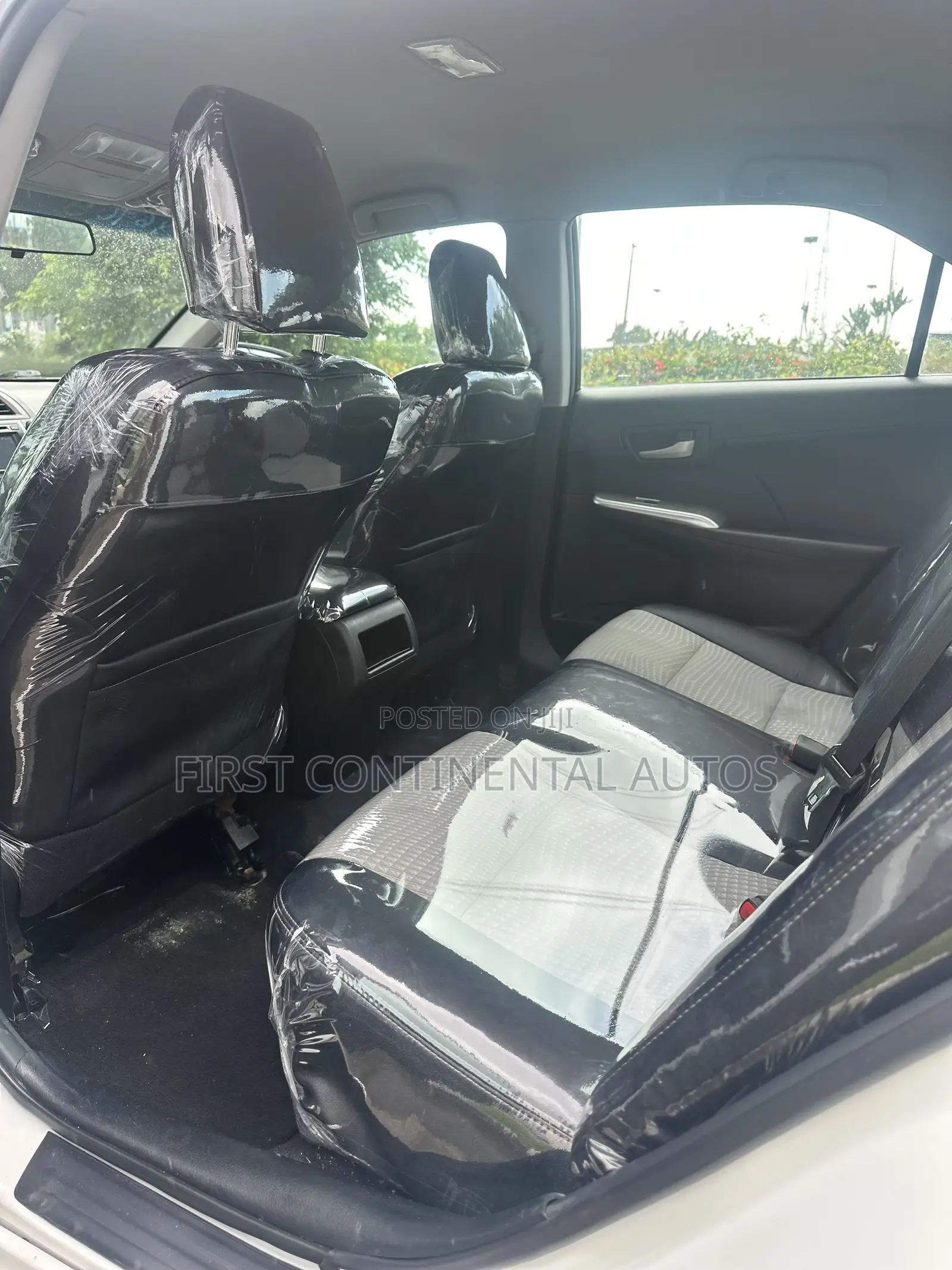 Toyota Camry SE 4dr Sedan (2.5L 4cyl 6A) 2013 White