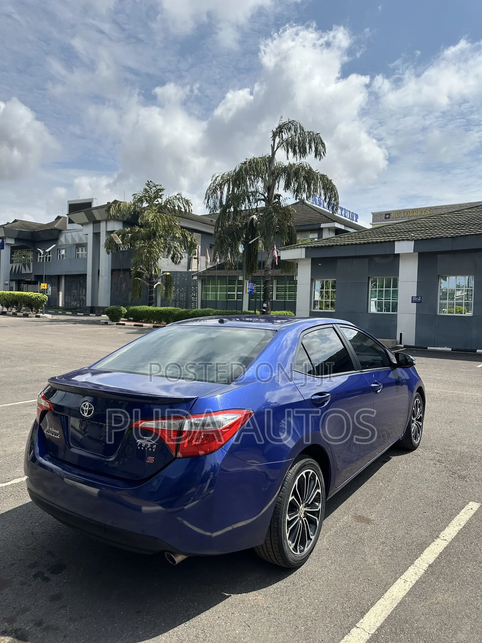 Toyota Corolla 2016 Blue