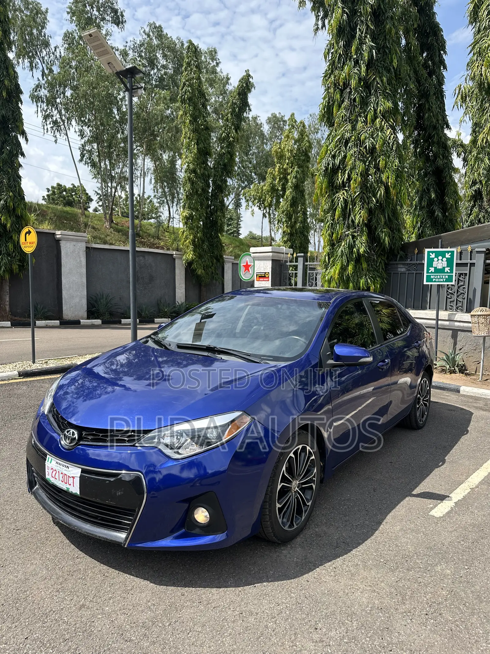 Toyota Corolla 2016 Blue