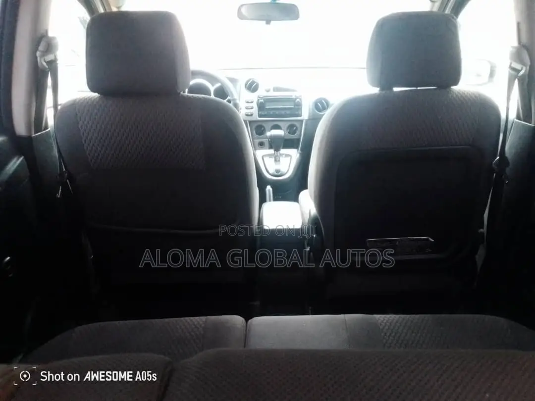 Toyota Matrix XR Hatchback FWD (1.8L 4cyl 4A) 2007 Silver