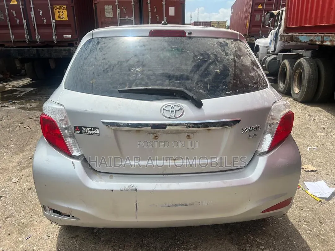 Toyota Yaris 2014 Silver