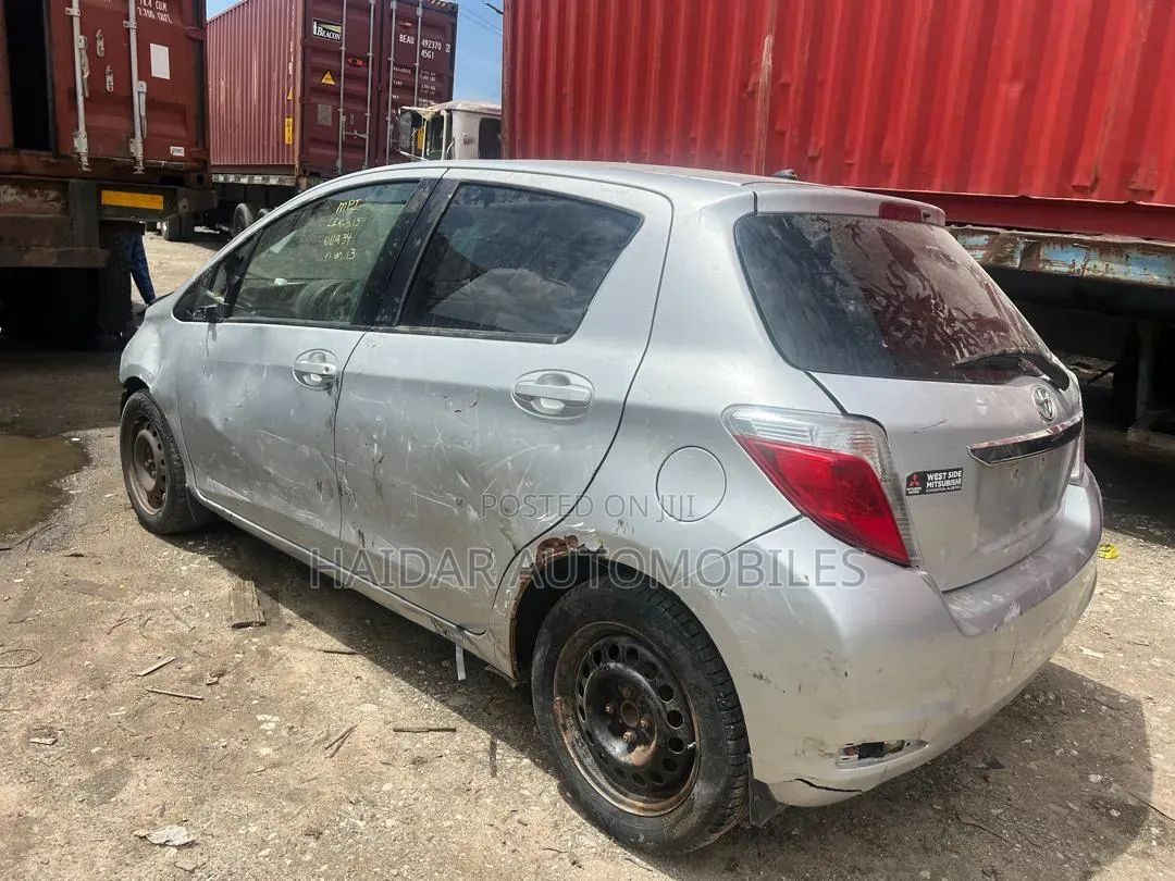 Toyota Yaris 2014 Silver