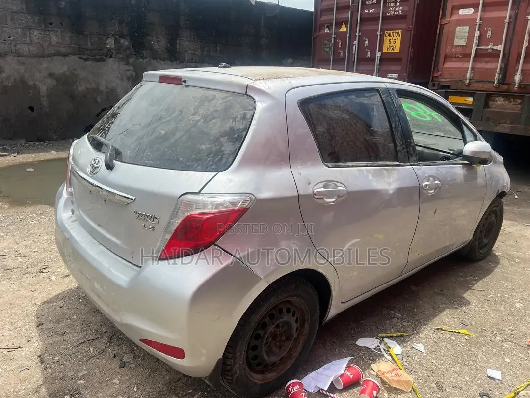 Toyota Yaris 2014 Silver
