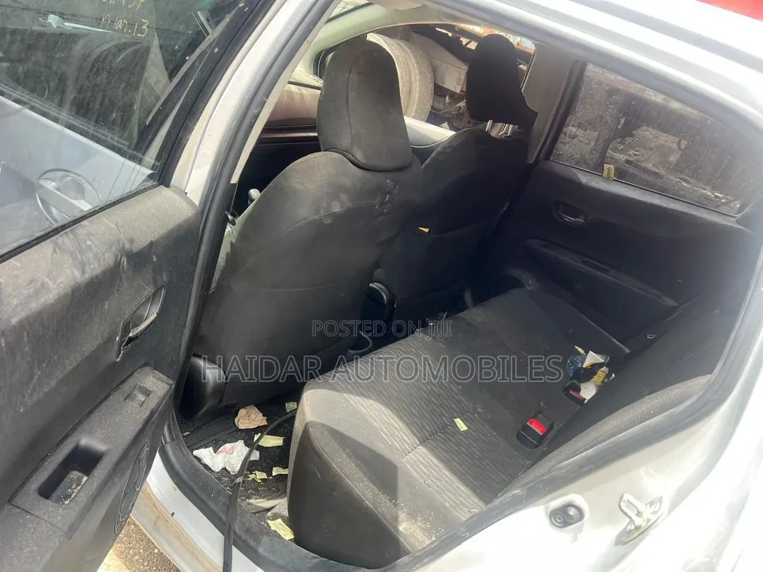 Toyota Yaris 2014 Silver