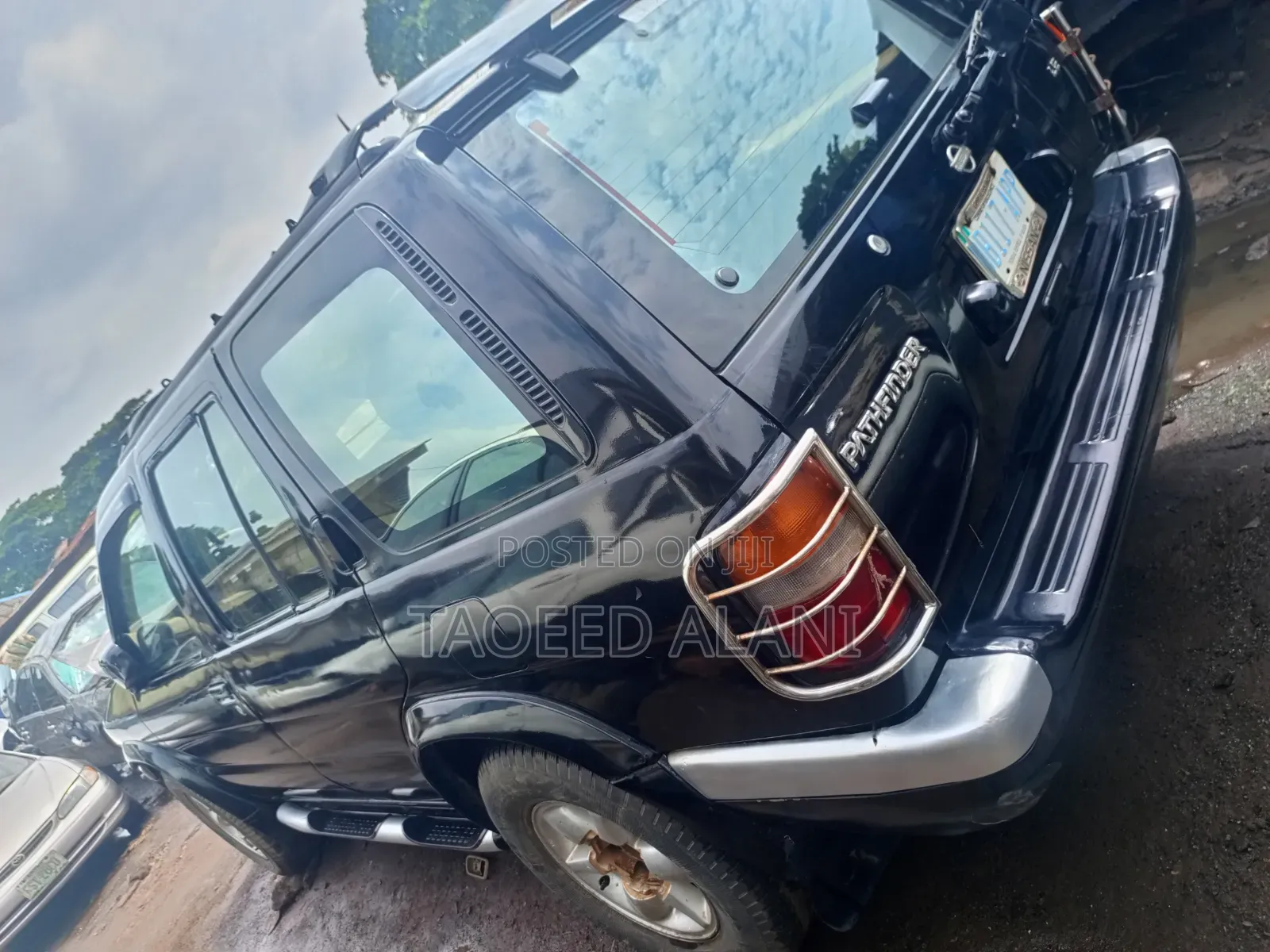 Nissan Pathfinder 1998 Black