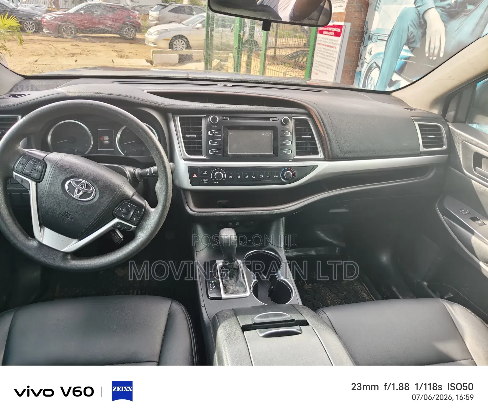 Toyota Highlander XLE 4x2 V6 (3.5L 6cyl 8A) 2018 Gray