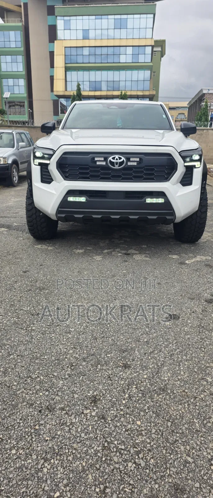 Toyota Tacoma 2024 White