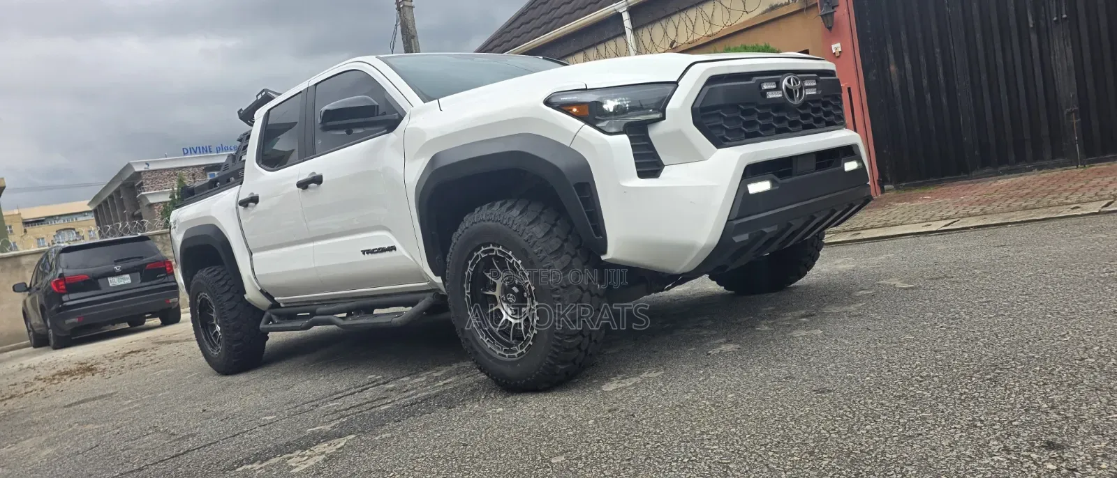 Toyota Tacoma 2024 White