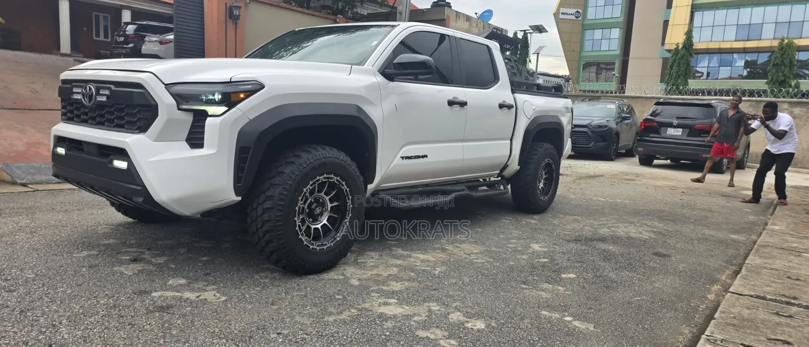 Toyota Tacoma 2024 White