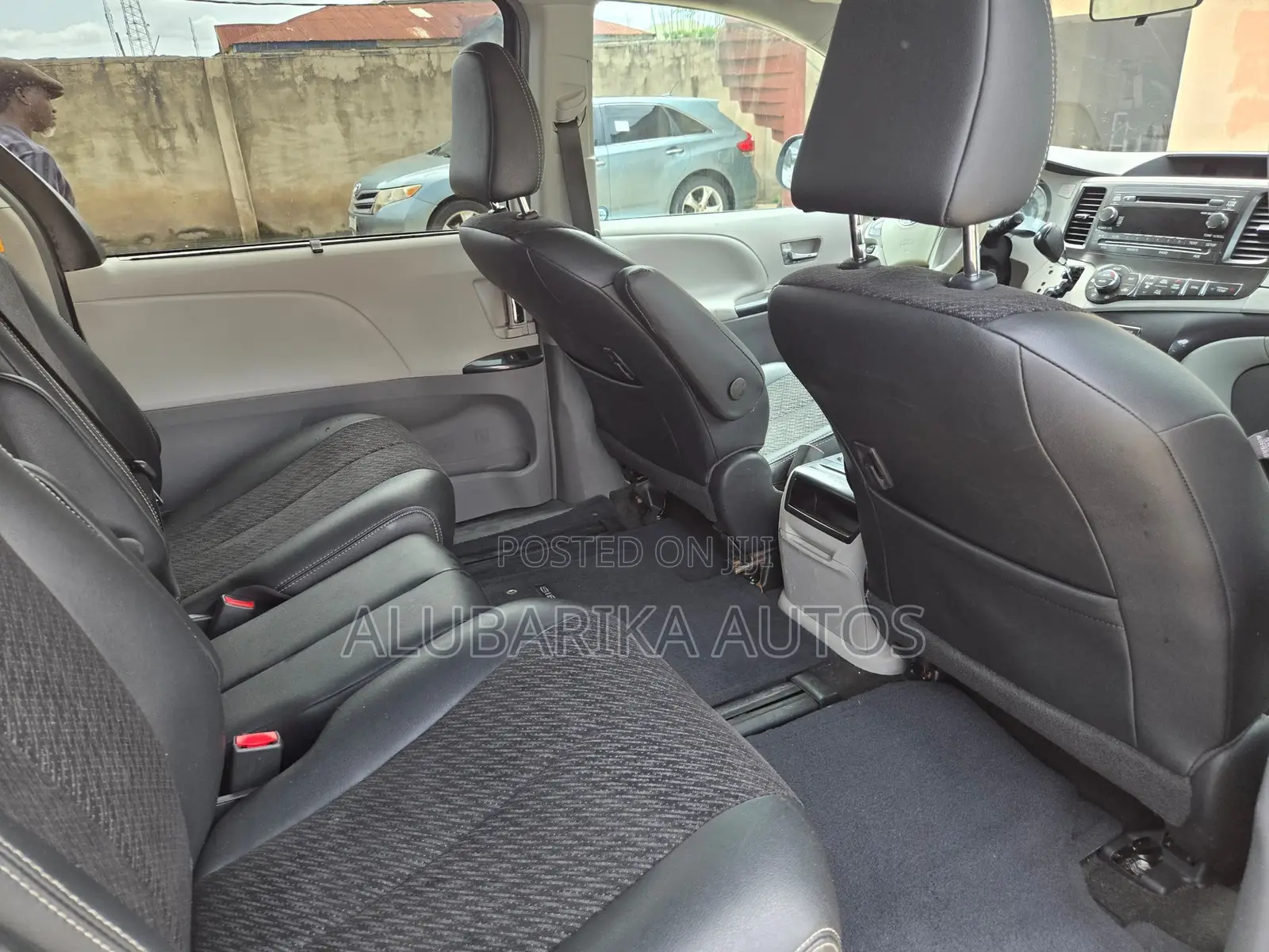 Toyota Sienna 2013 Silver