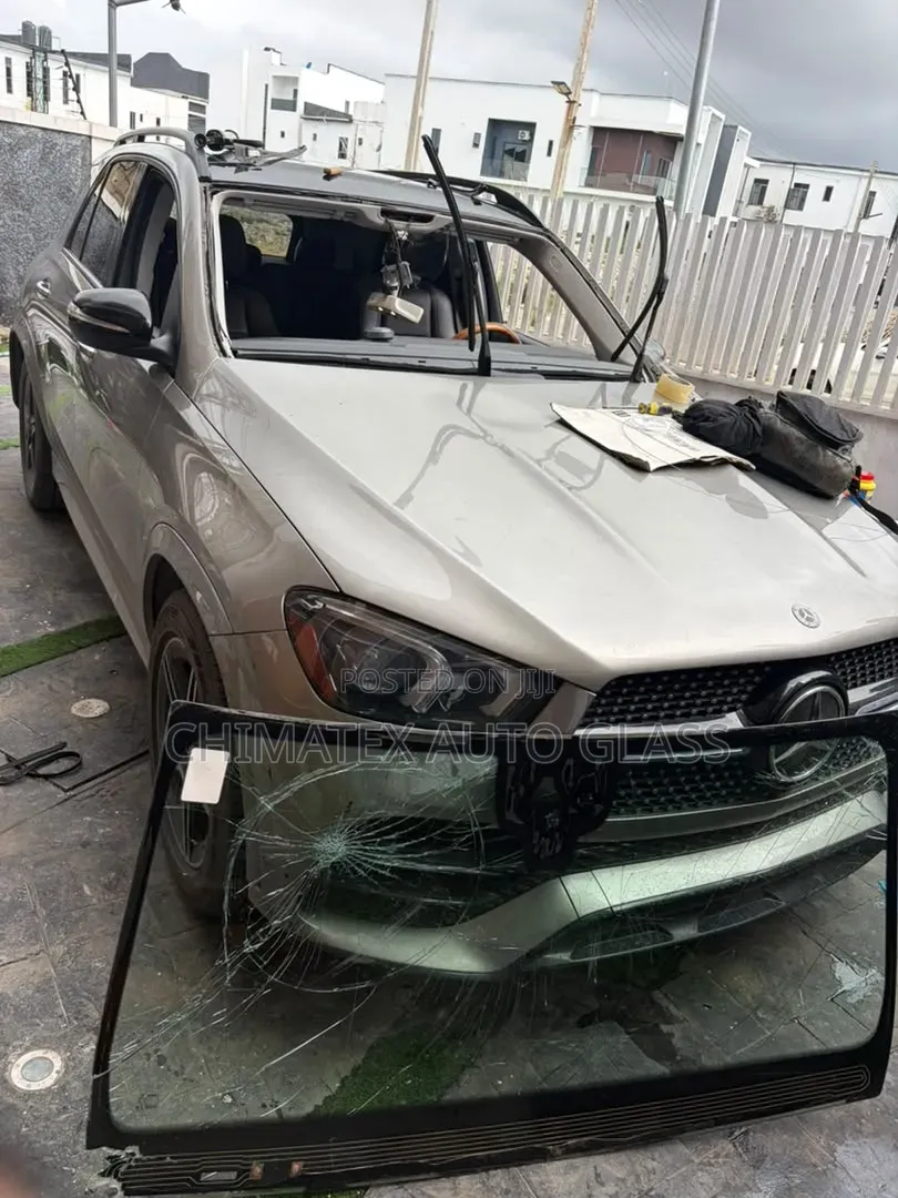 Gle450 2021 Suv Windscreen Glass Available Installed at Chimatex
