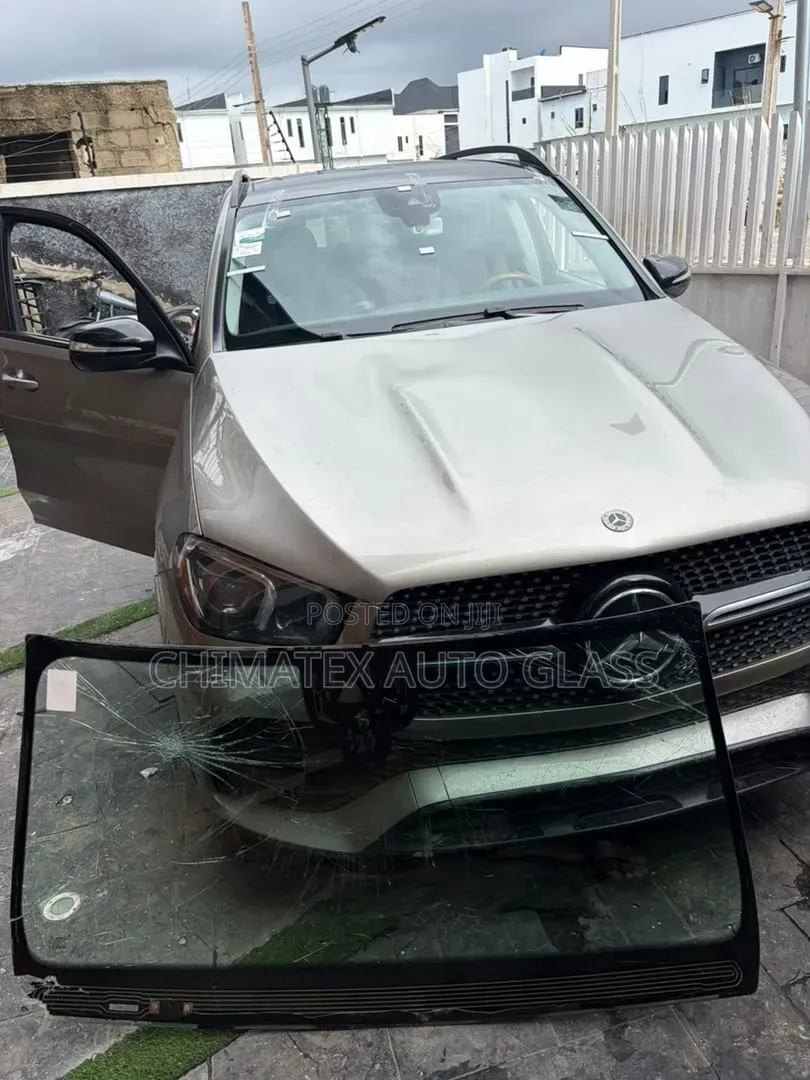 Gle450 2021 Suv Windscreen Glass Available Installed at Chimatex