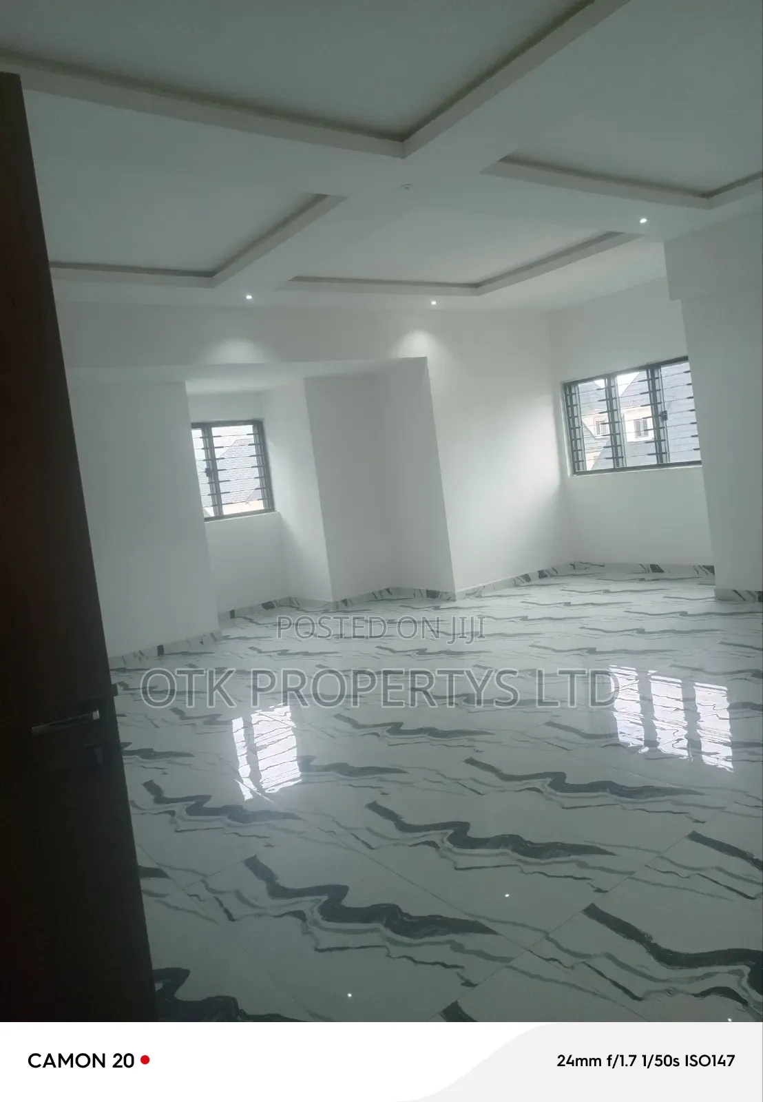 7bdrm Duplex in Efab Metropolis, Bunkoro for sale