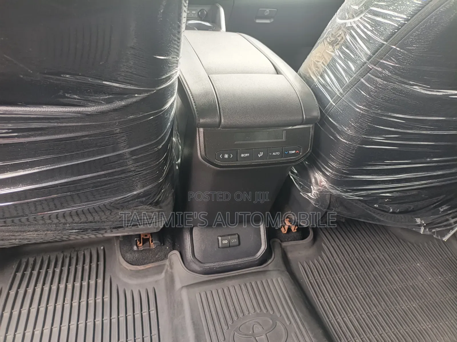 Toyota Highlander XLE 2022 Black