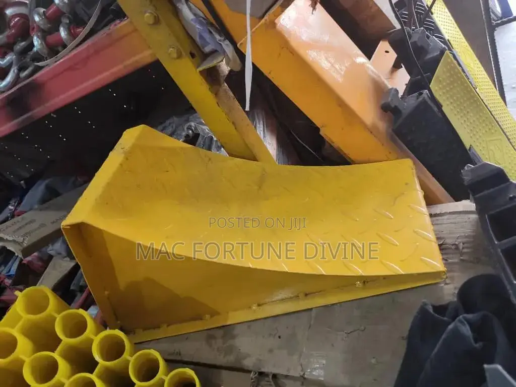 Heavy-duty Yellow Metal Wheel Chock